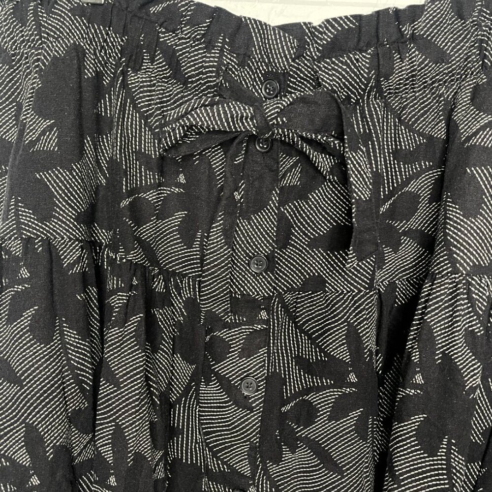 Universal Thread Tie Waist Button Front Black Whi… - image 6